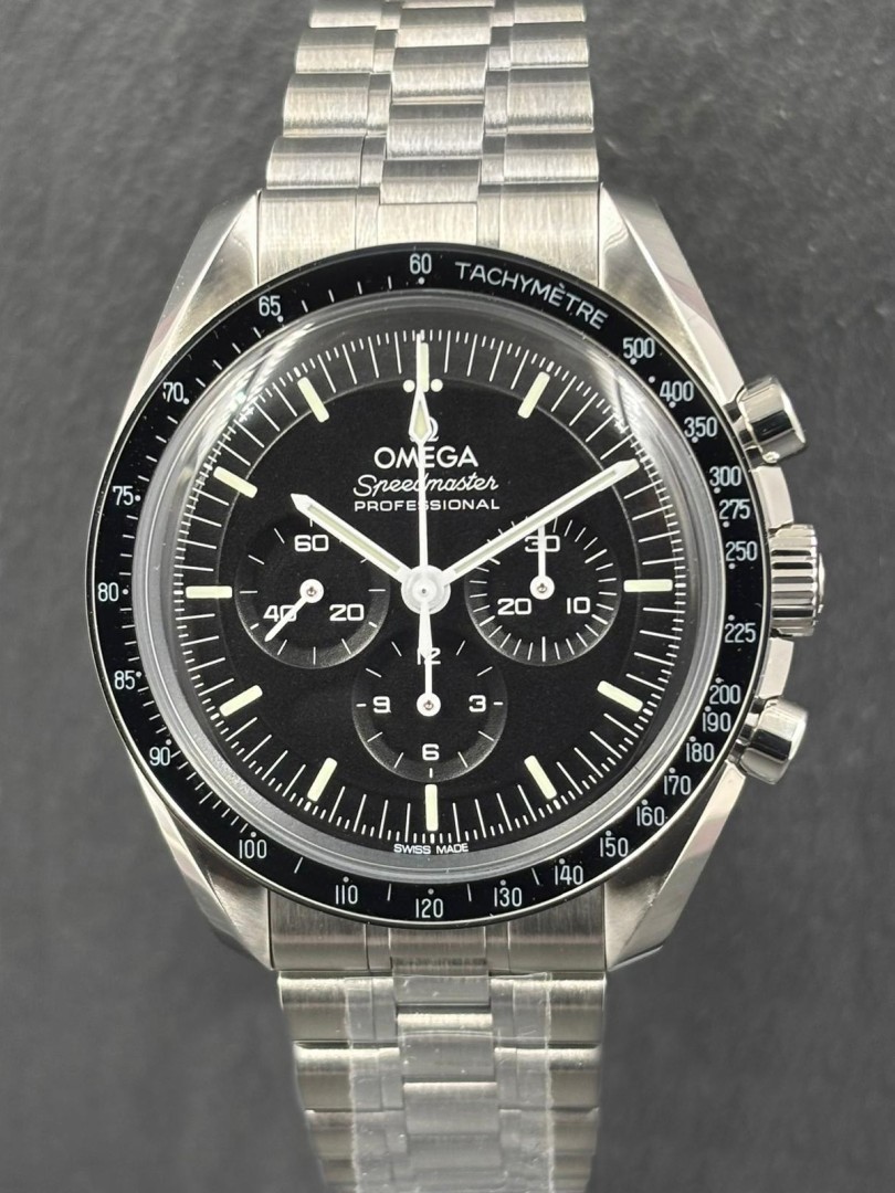 Omega Speedmaster Moonwatch ref.31030425001001