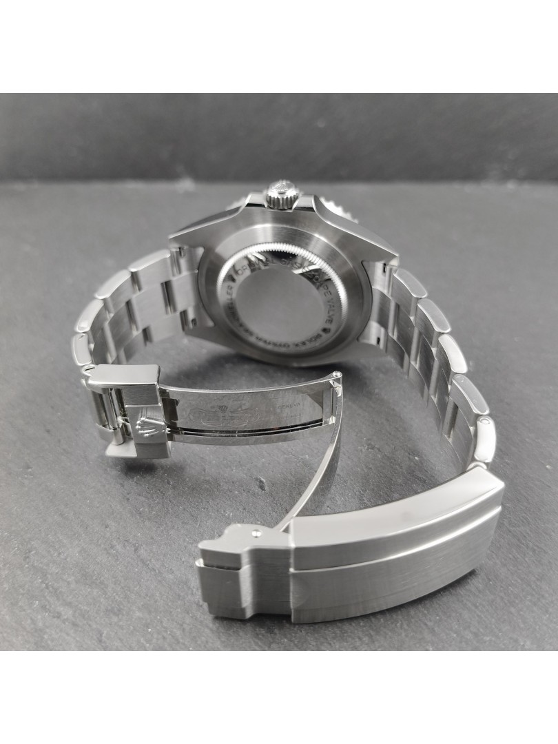 Rolex Seadweller Scritta rossa ref.126600 | eOra.it