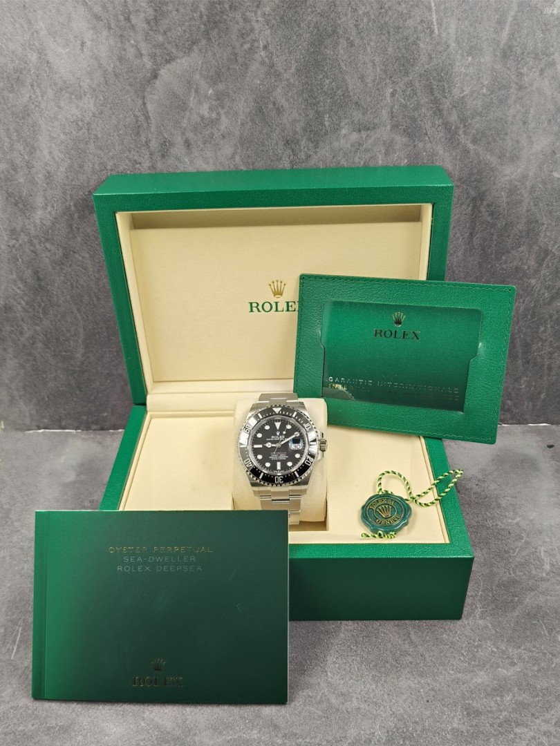 Rolex Seadweller red writting ref.126600 | eOra.it