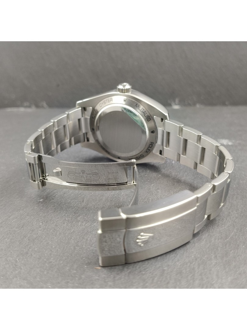 Rolex Milgauss vetro verde ref.116400GV MAI INDOSSATO