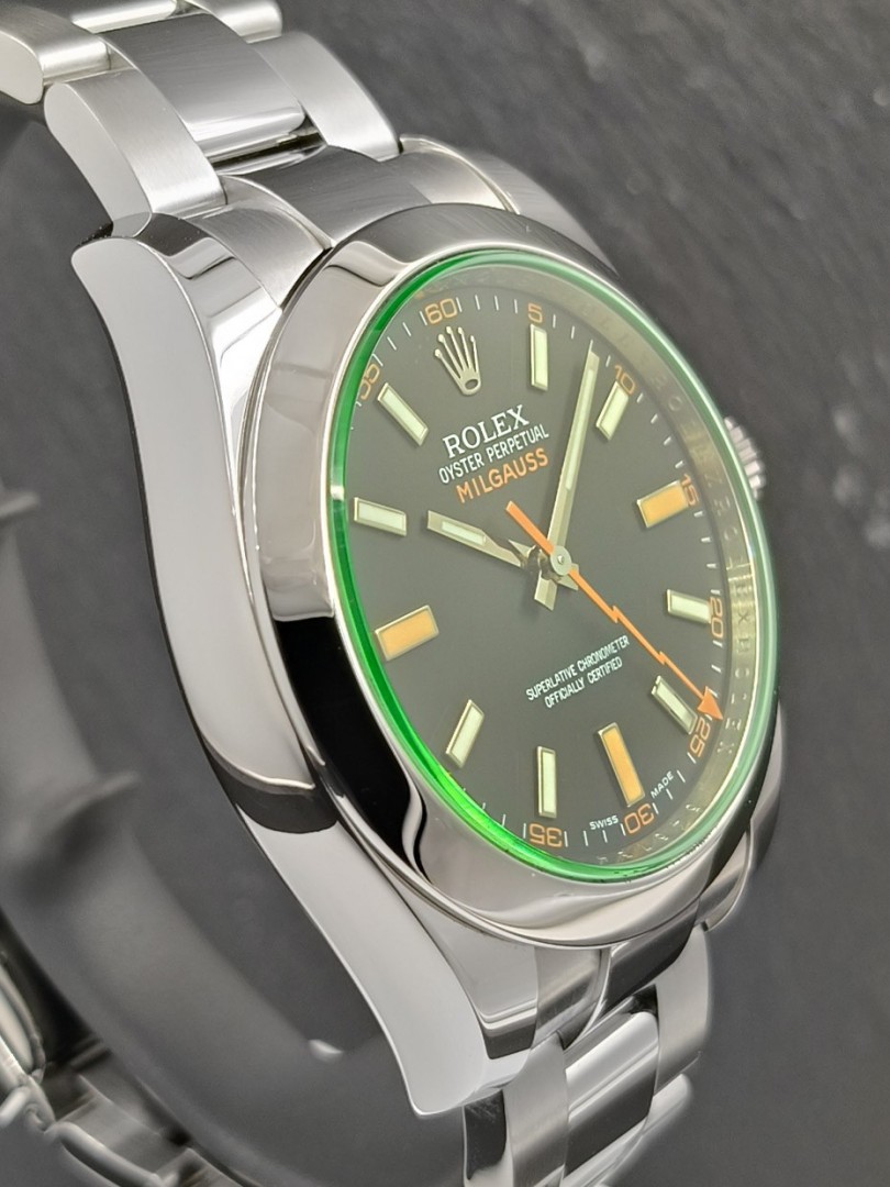 Rolex Milgauss vetro verde ref.116400GV MAI INDOSSATO