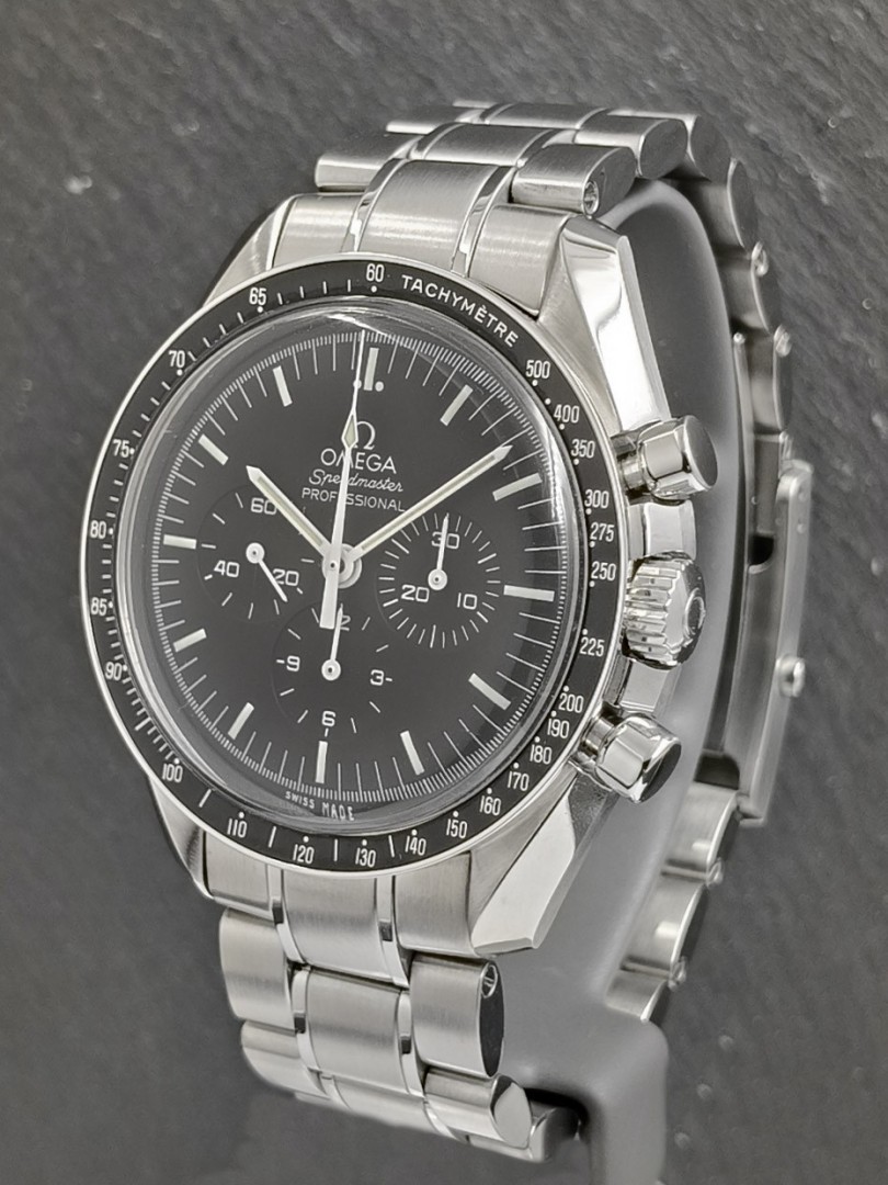 Omega Speedmaster Moonwatch ref.31130423001005