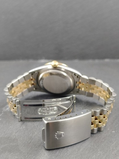 Acquista Rolex Datejust - Piramid - Ref. 16233