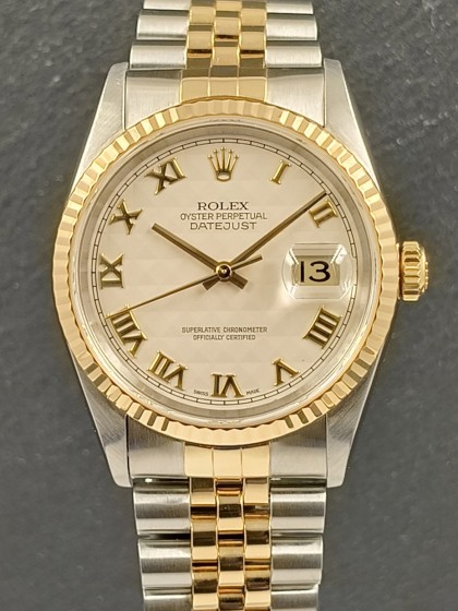 Acquista Rolex Datejust - Piramid - Ref. 16233