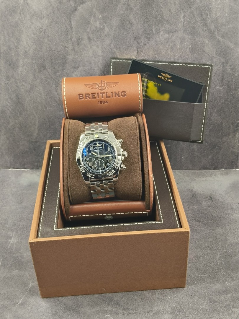 Acquista Breitling Chronomat 44 - Ref. AB0110