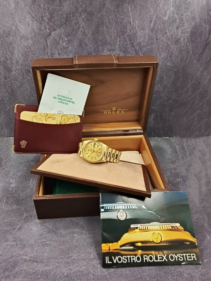 Buy Rolex Day-Date - yellow gold - president - Ref. 18038
