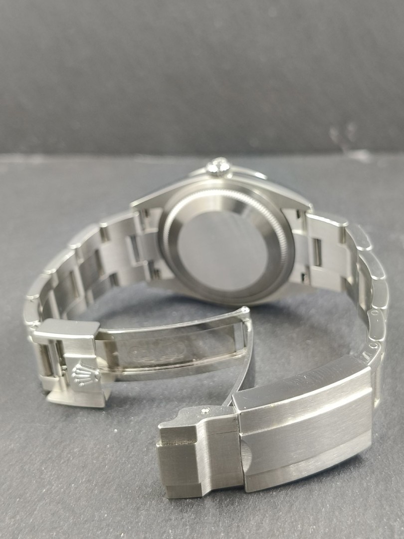 Buy Rolex Explorer I art. Re16 - Ref. 124270