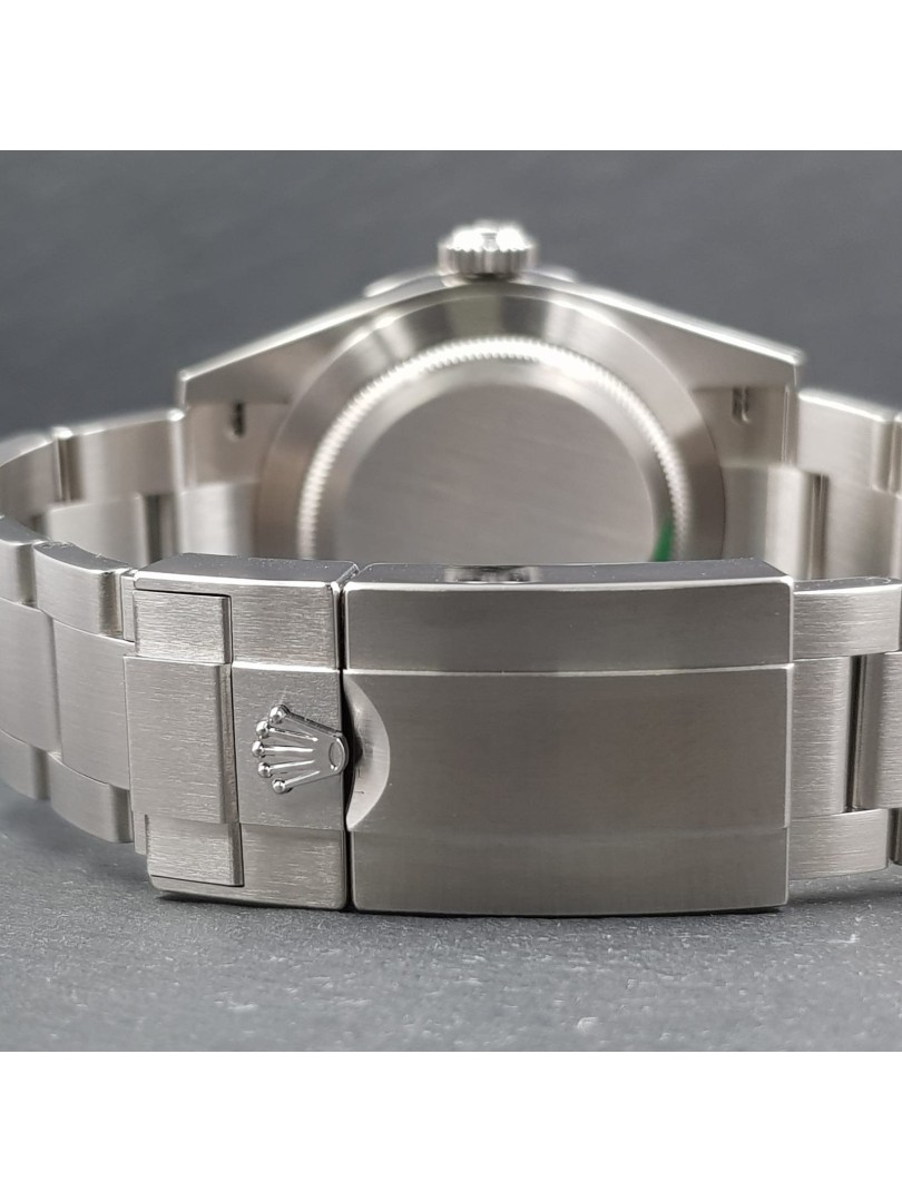 Acquista Rolex Explorer - 40 mm - Ref. 224270