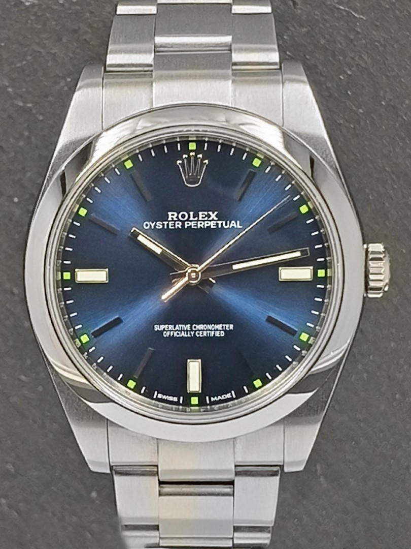 Buy Rolex Oyster 39mm ref.114300 on eOra.it!