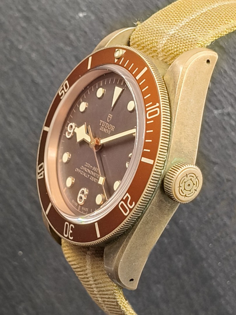 Acquista Tudor Black Bay Bronze - Ref. 79250 BM