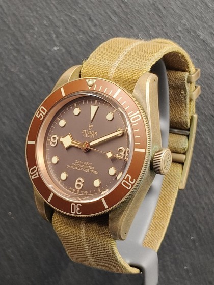 Acquista Tudor Black Bay Bronze - Ref. 79250 BM