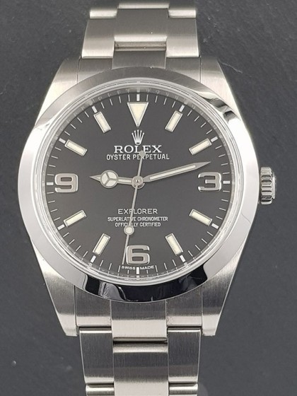 Acquista Rolex Explorer 39mm - RRR-random - Ref. 214270 su eOra.it